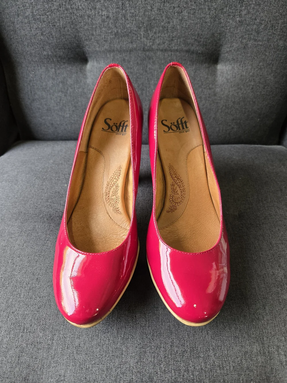 Söfft Women's Patent Round-Toe Pumps -  Magenta